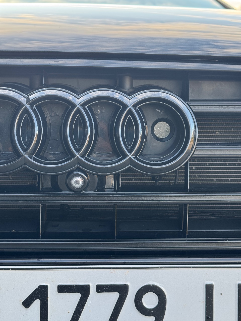 Audi A8 - фото 20
