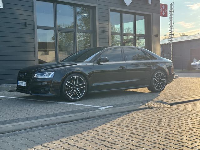 Audi A8 - зображення 1