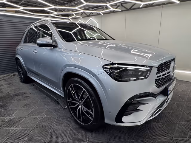 Mercedes-Benz GLE - фото 1
