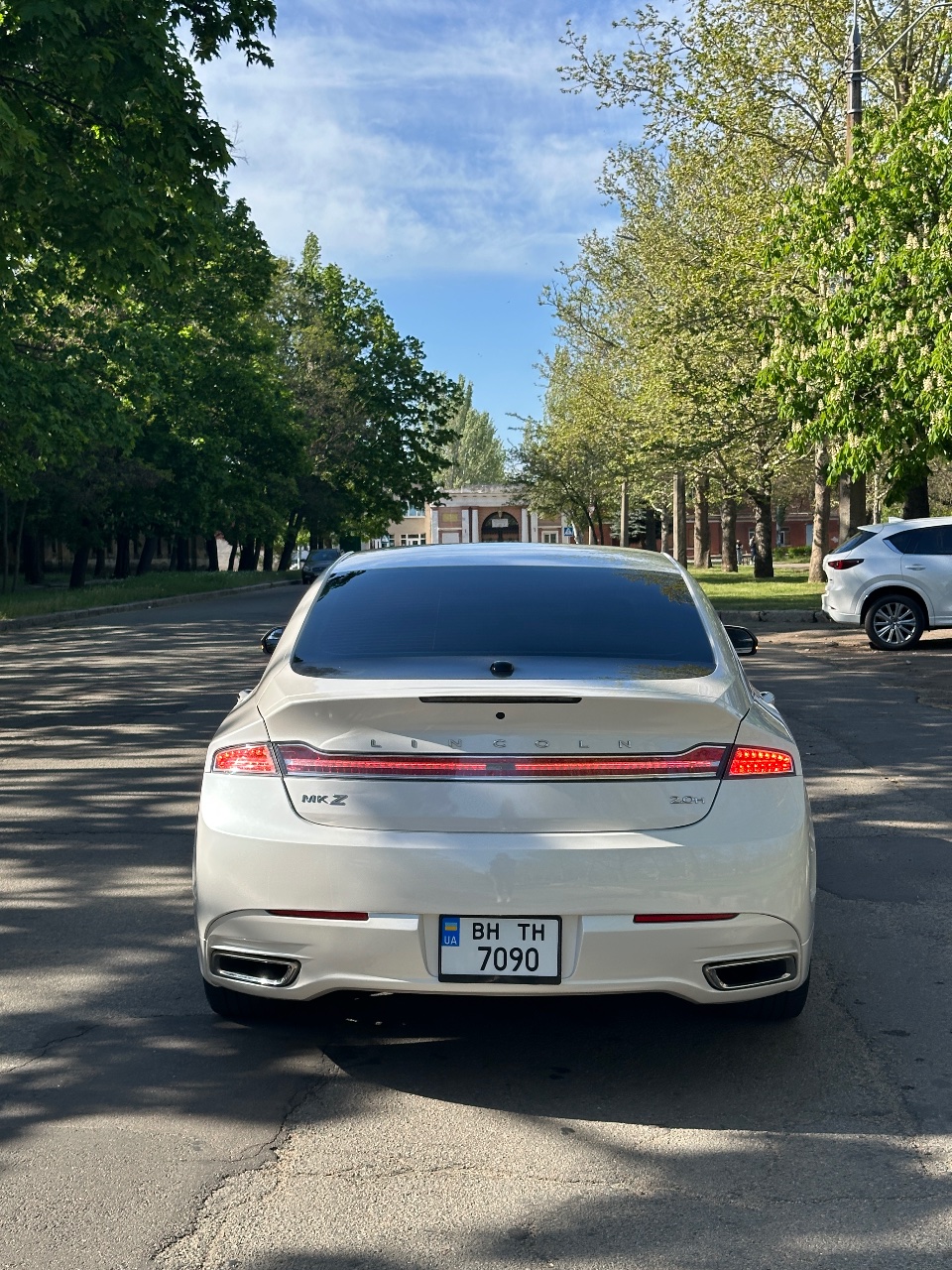 Lincoln MKZ - фото 3