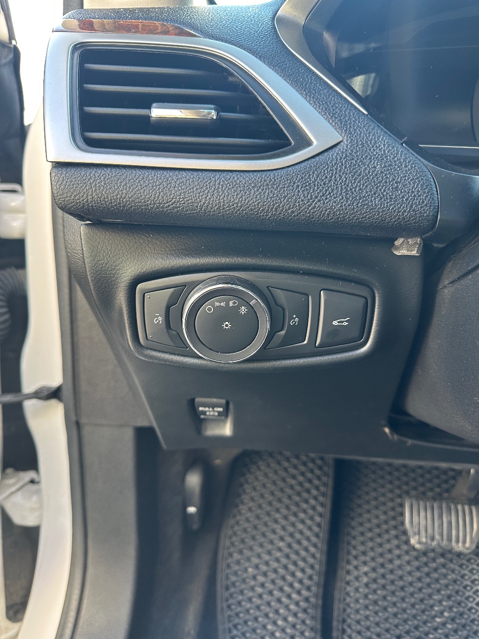 Lincoln MKZ - фото 14