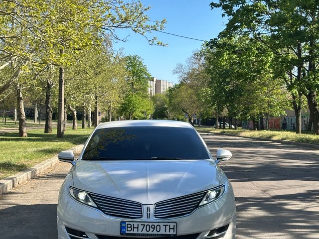 Lincoln MKZ - фото 2