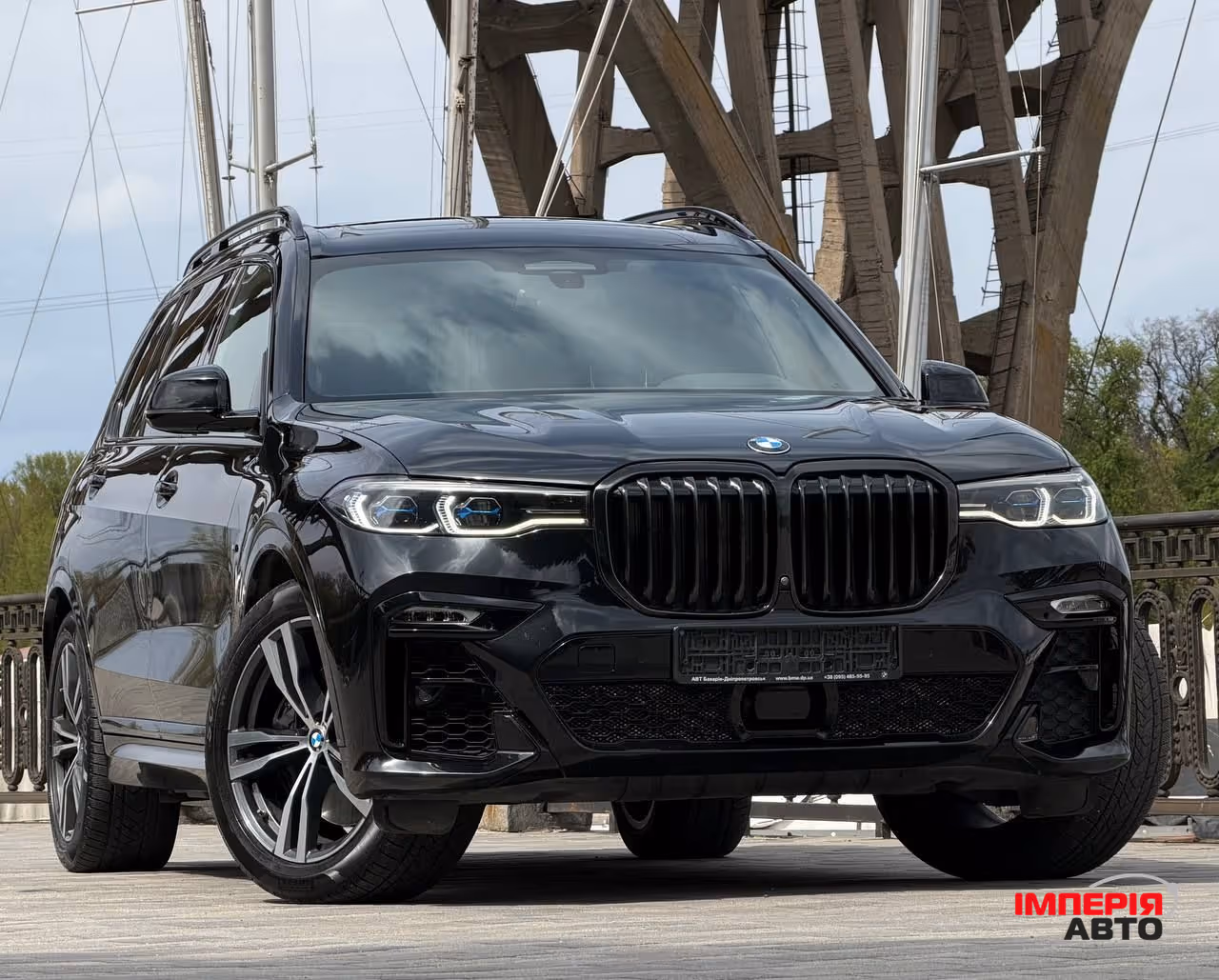 BMW X7 - фото 1