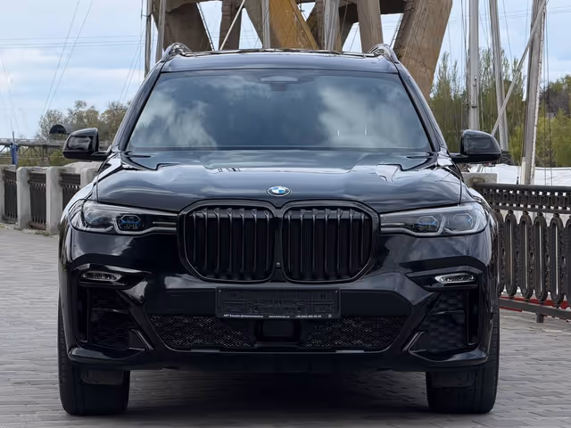 BMW X7 - фото 4