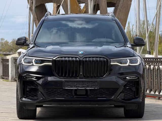 BMW X7 - фото 5