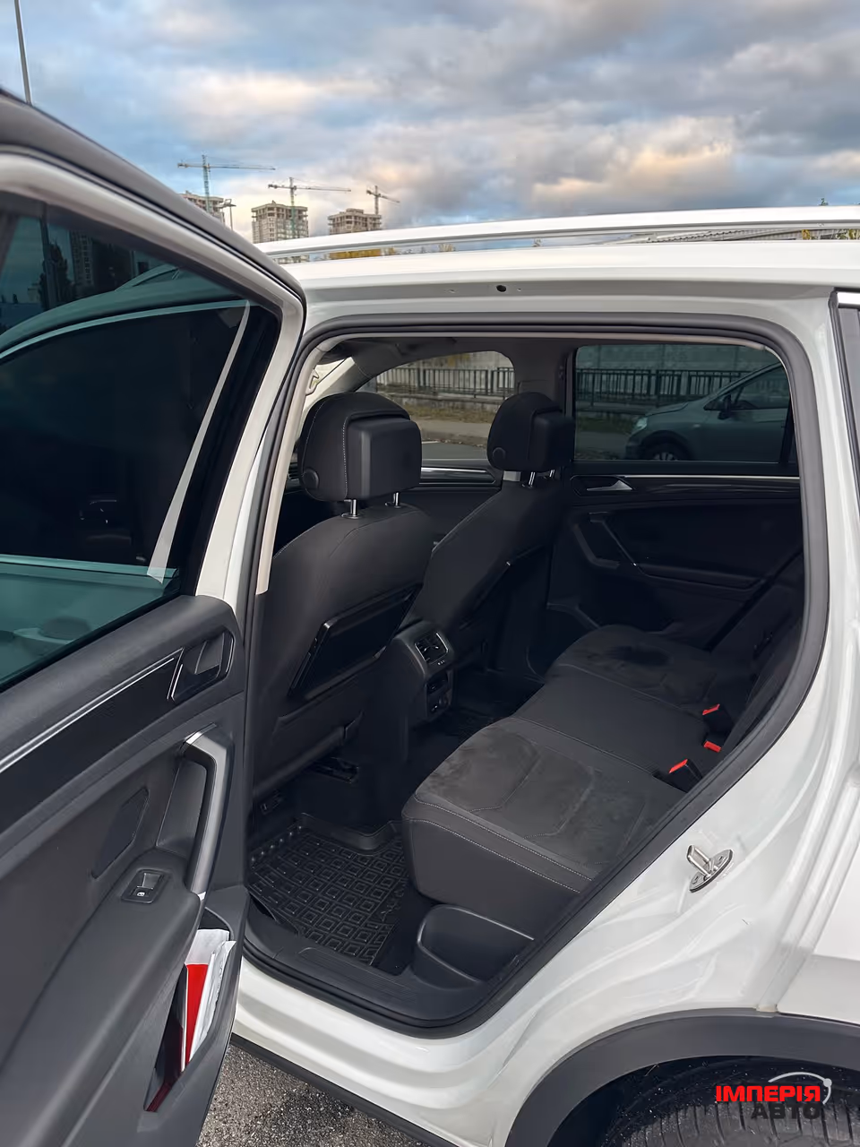 Volkswagen Tiguan - фото 13