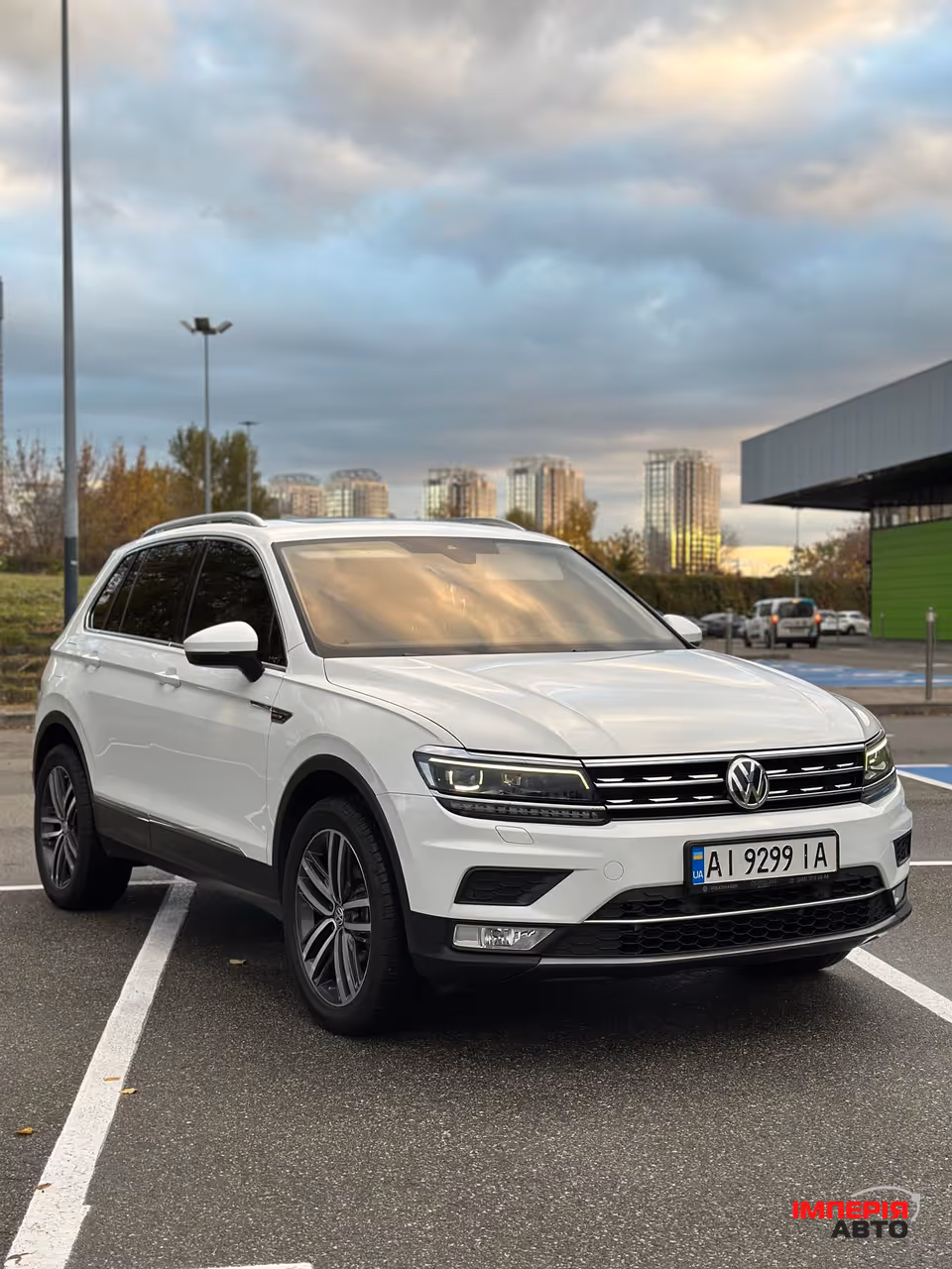 Volkswagen Tiguan - фото 4