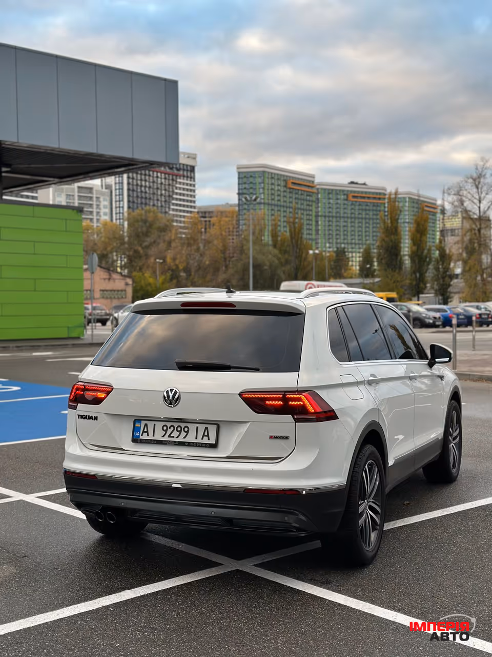 Volkswagen Tiguan - фото 7