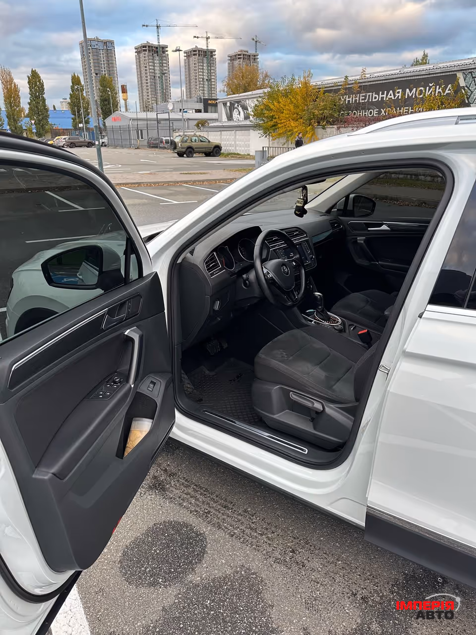 Volkswagen Tiguan - фото 8
