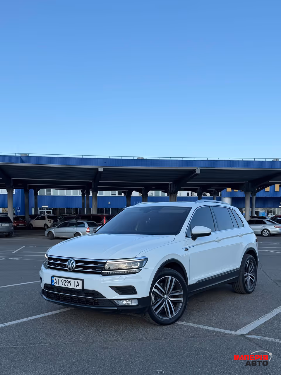 Volkswagen Tiguan - фото 2