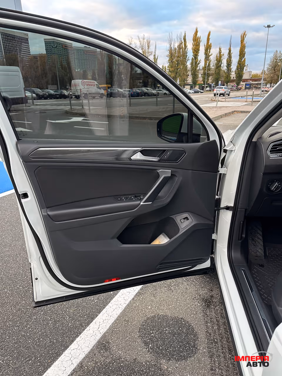 Volkswagen Tiguan - фото 9