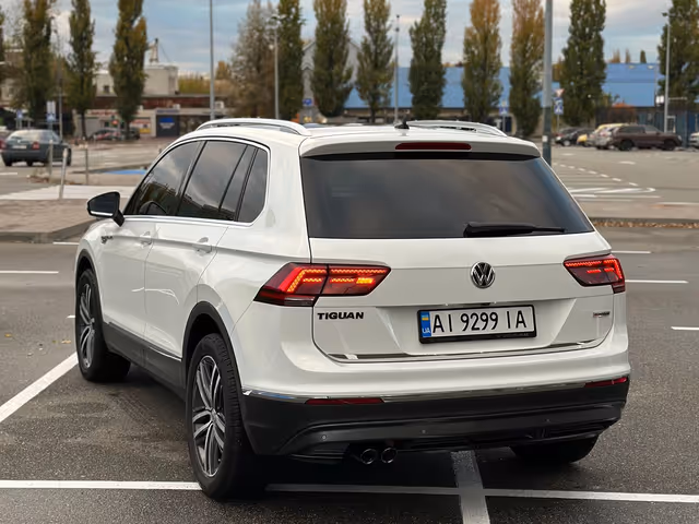 Volkswagen Tiguan - фото 4