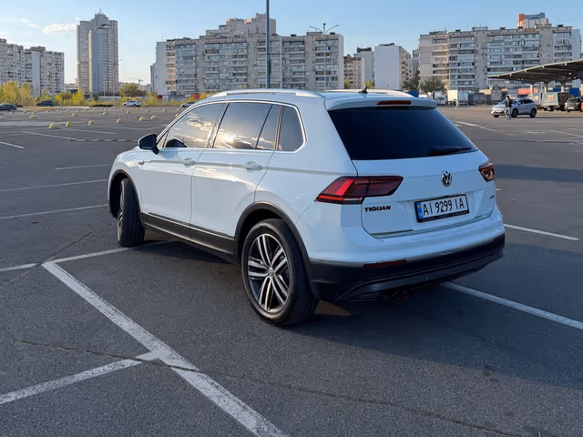Volkswagen Tiguan - фото 3