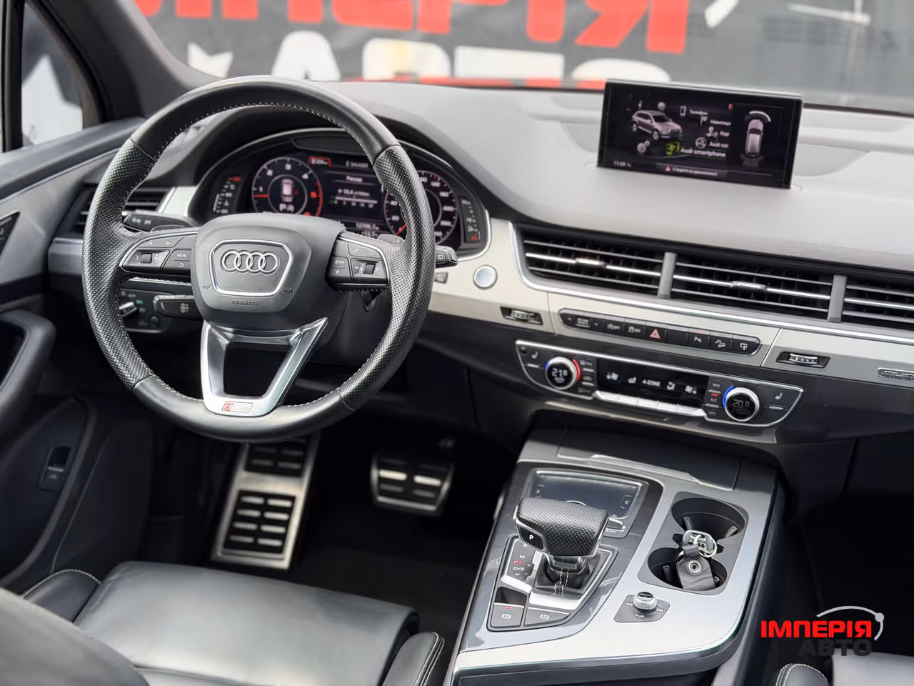 Audi Q7 - фото 9