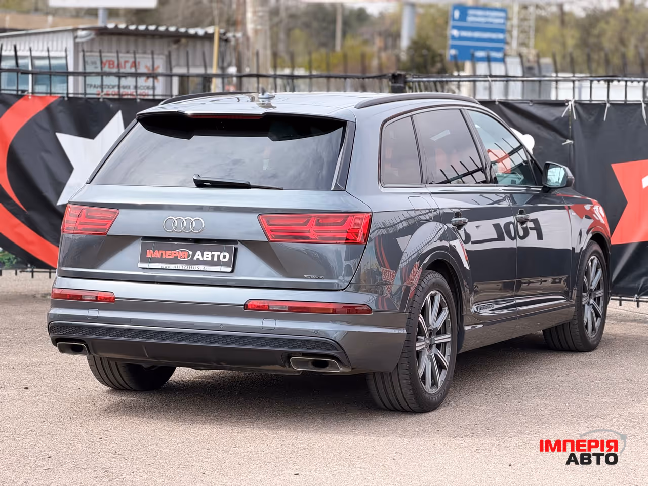Audi Q7 - фото 4