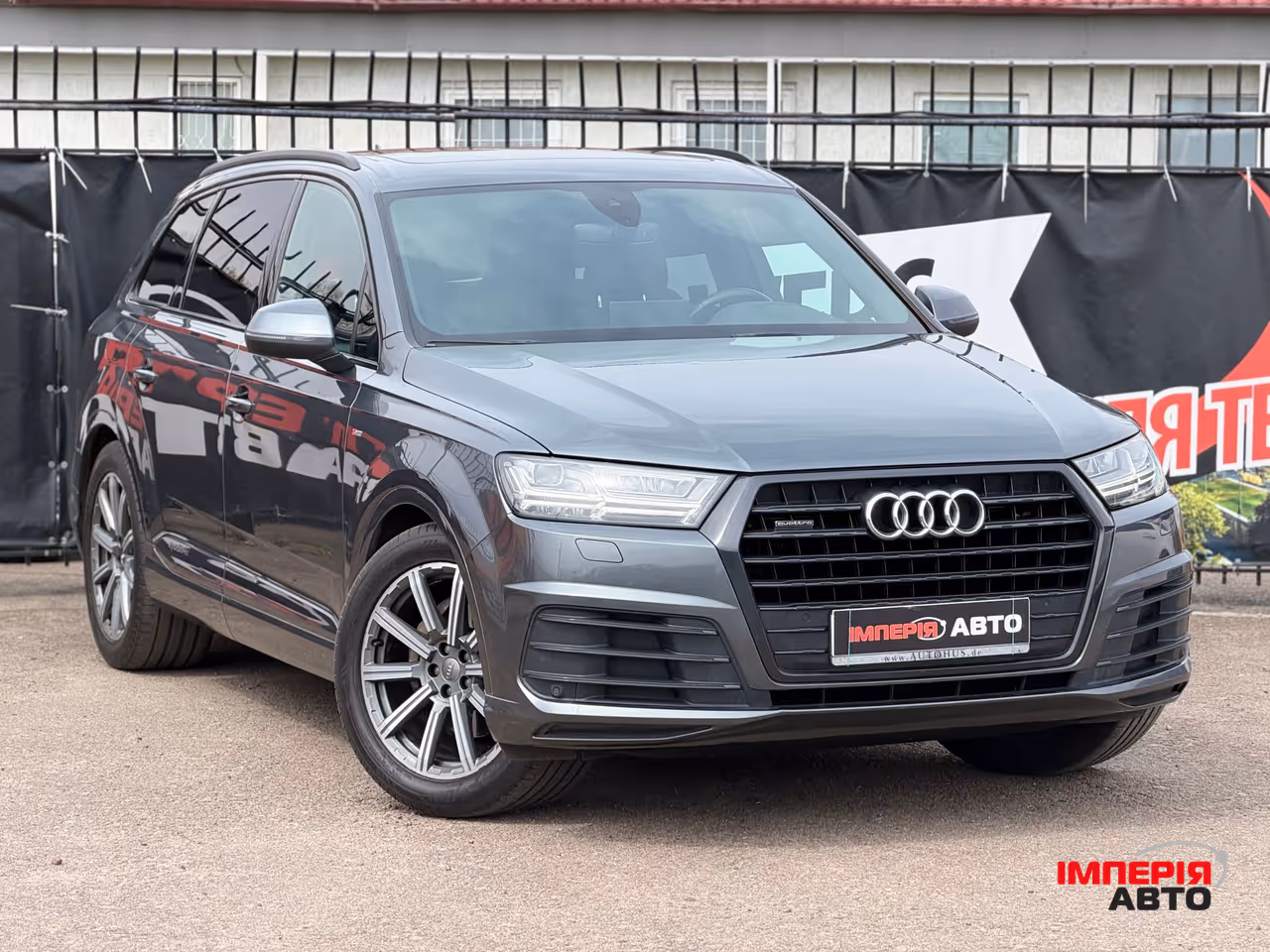Audi Q7 - фото 3