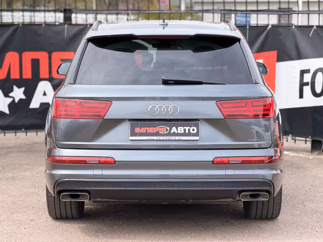 Audi Q7 - фото 5