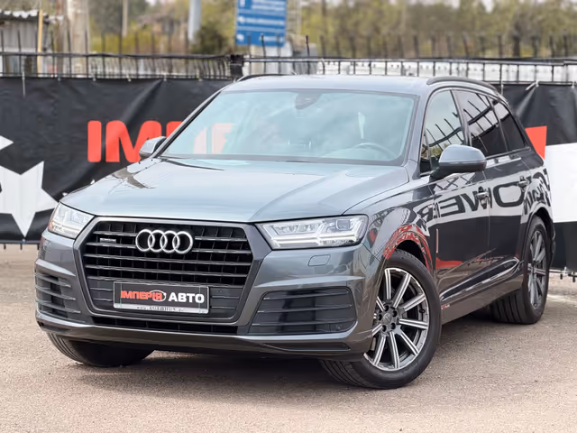 Audi Q7 - фото 1