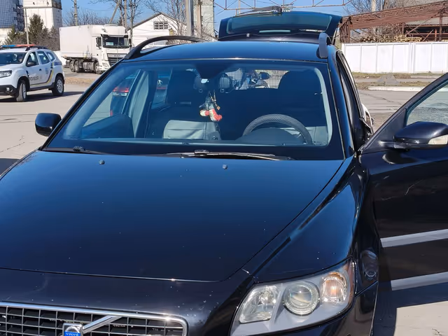 Volvo V50 - фото 2