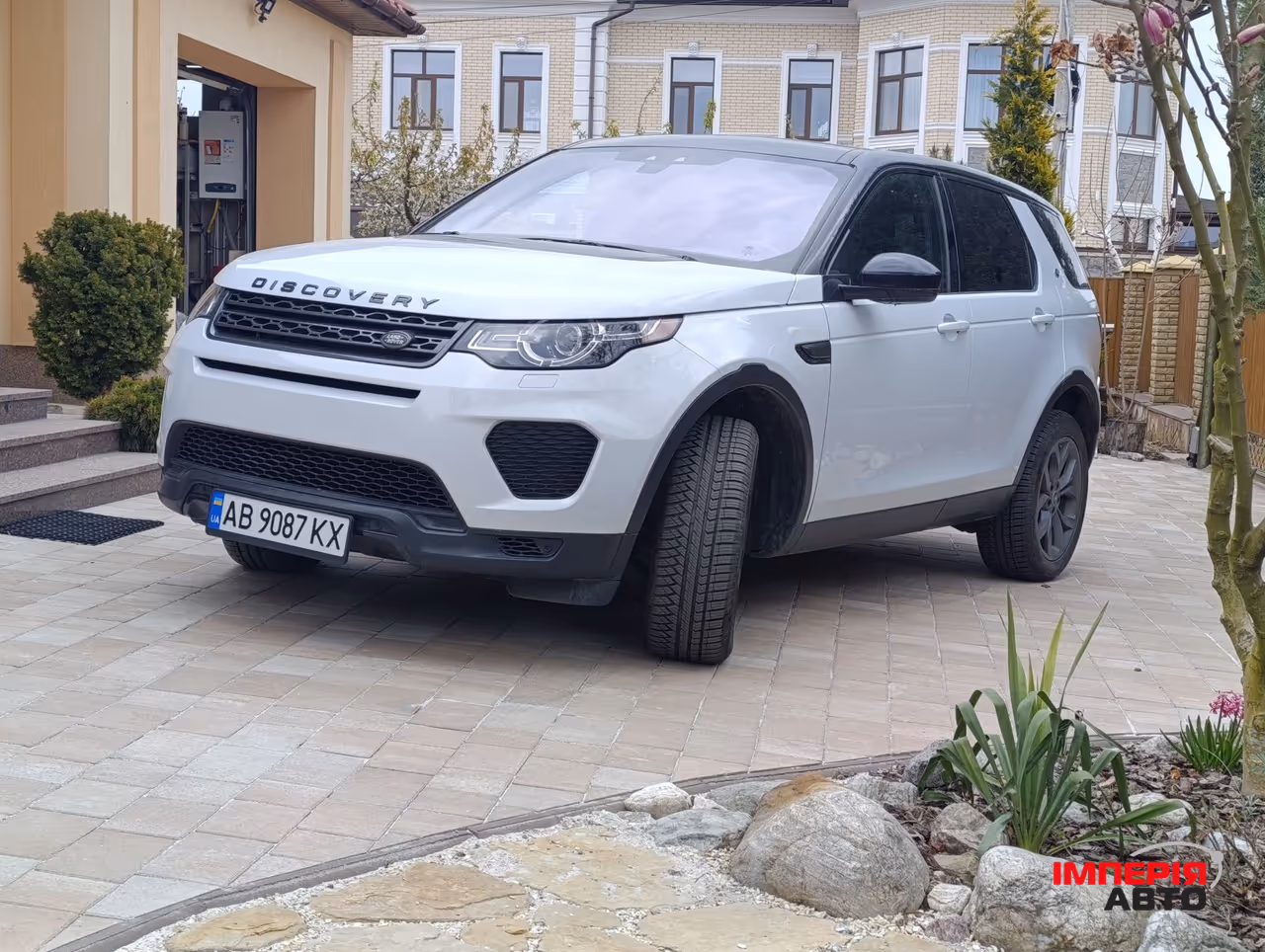 Land Rover Discovery Sport - фото 1