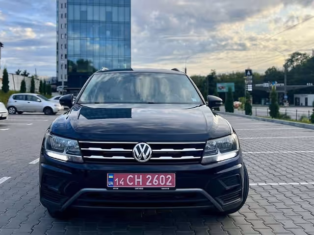 Volkswagen Tiguan - фото 2