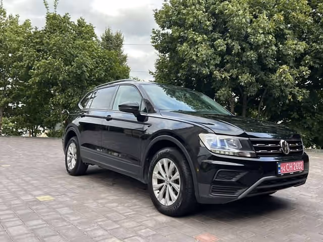 Volkswagen Tiguan - фото 3