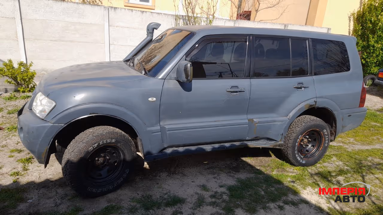 Mitsubishi Pajero - фото 2