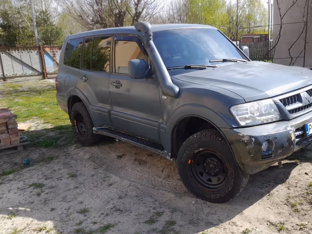 Mitsubishi Pajero - фото 3