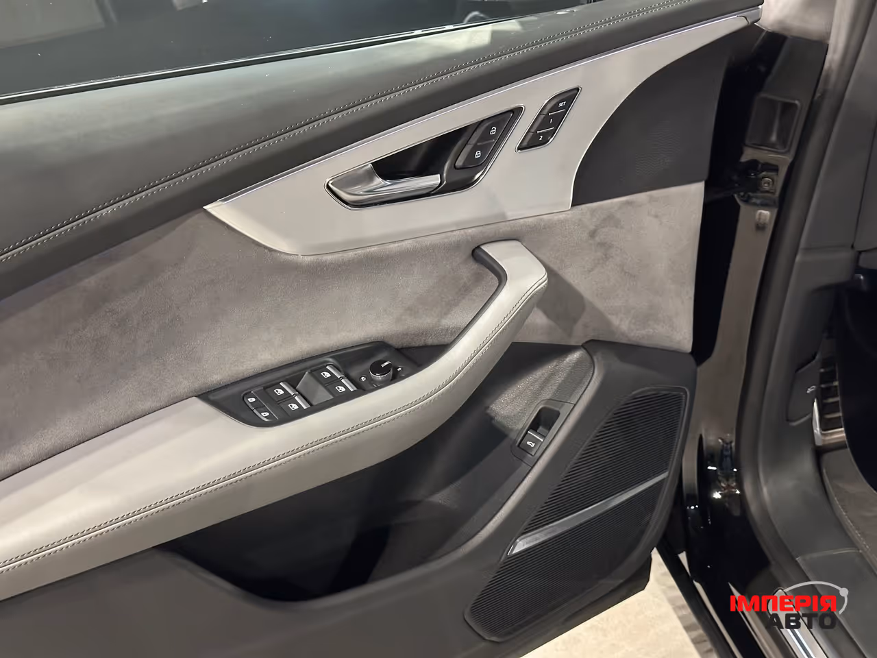 Audi SQ8 - фото 14