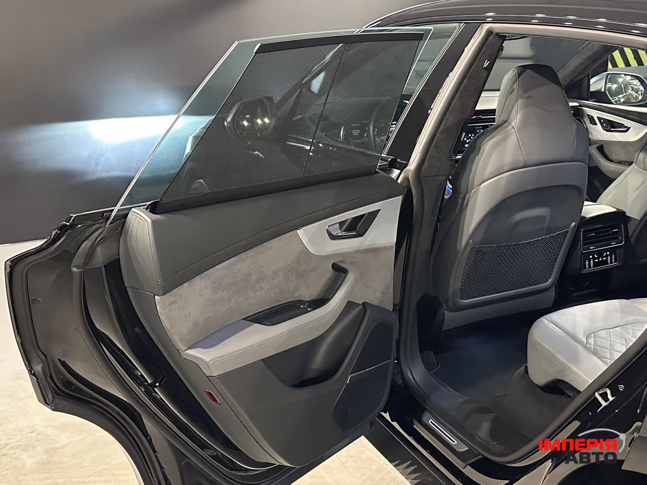 Audi SQ8 - фото 10