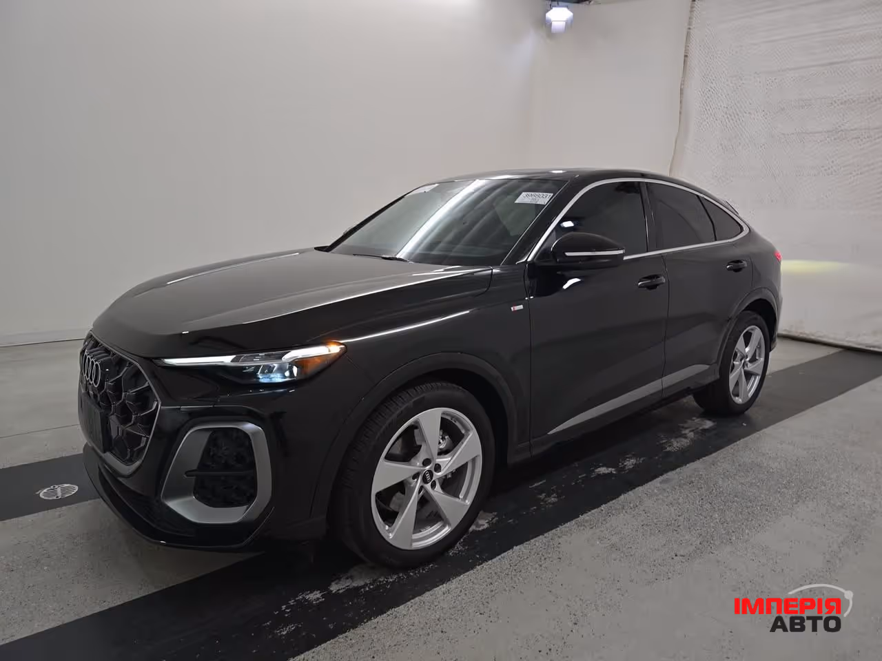 Audi Q5 - фото 1