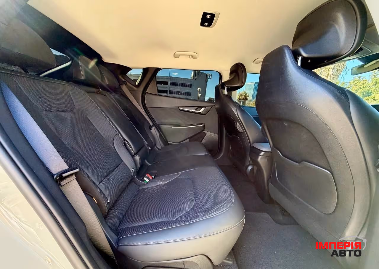 Kia EV6 - фото 8