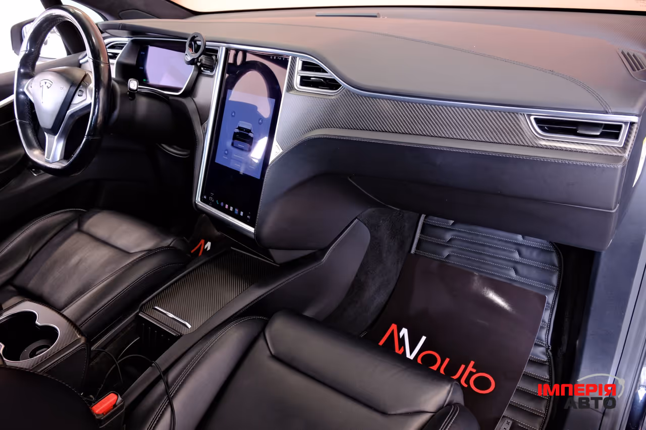 Tesla Model X - фото 8