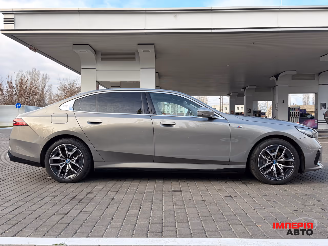 BMW i5 - фото 5
