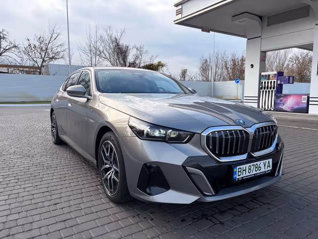 BMW i5 - фото 1