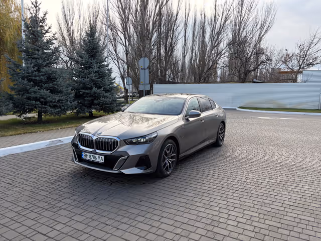BMW i5 - фото 2