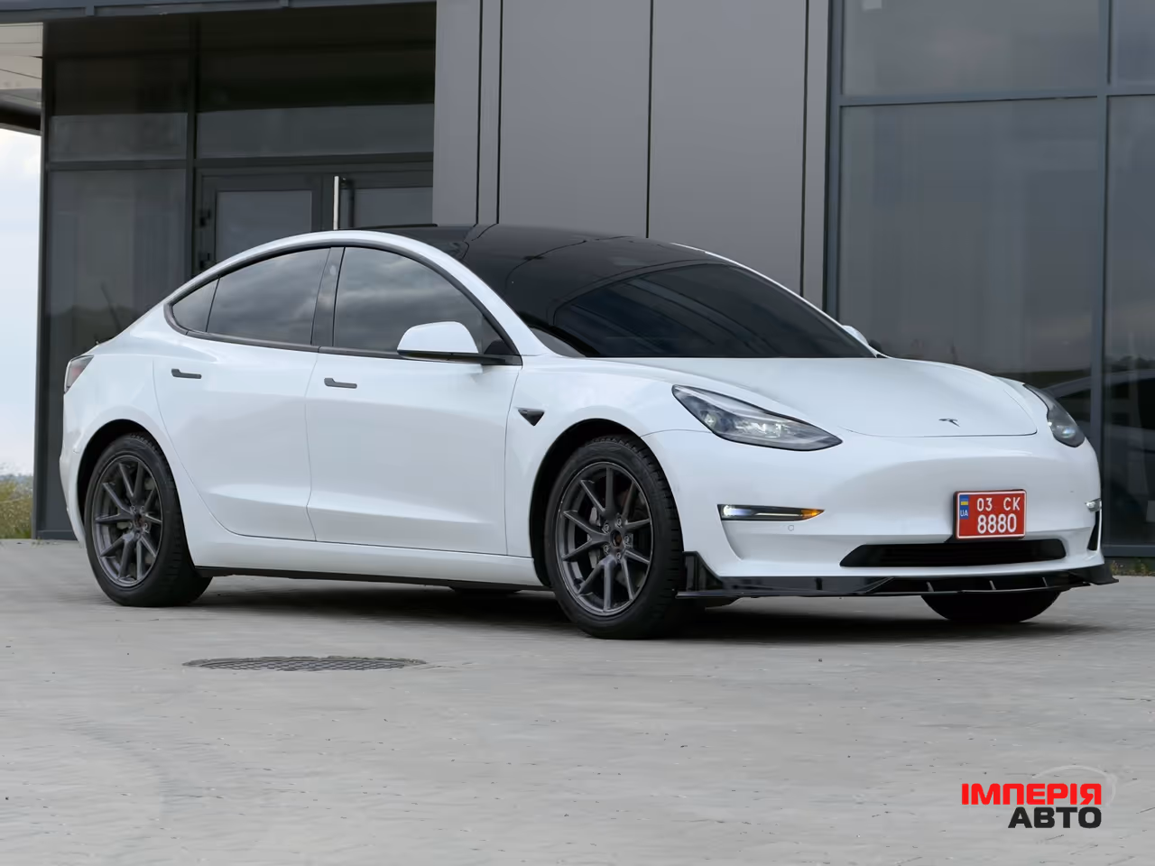 Tesla Model 3 - фото 3
