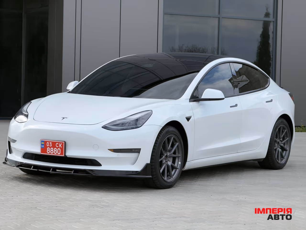 Tesla Model 3 - фото 1