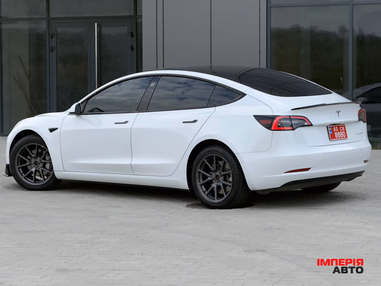 Tesla Model 3 - фото 4
