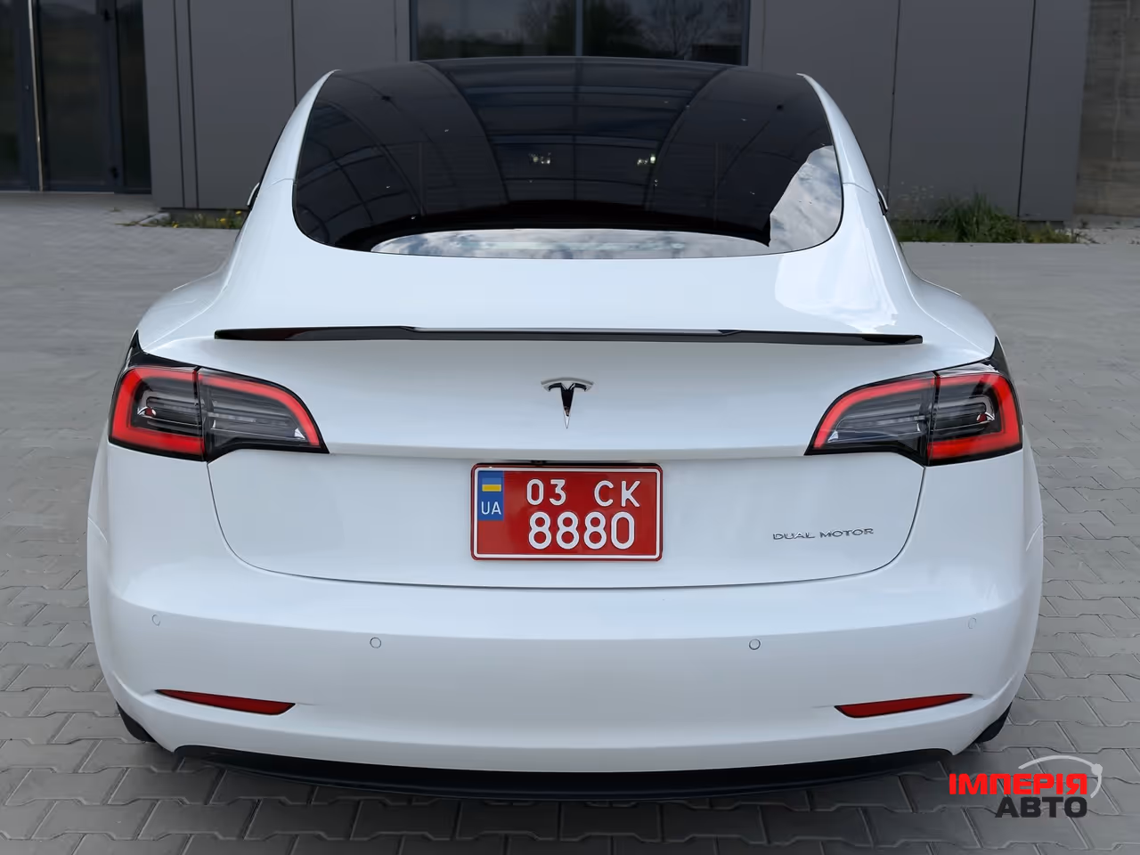 Tesla Model 3 - фото 8