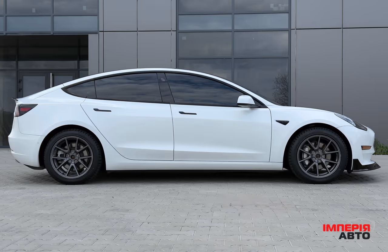 Tesla Model 3 - фото 6
