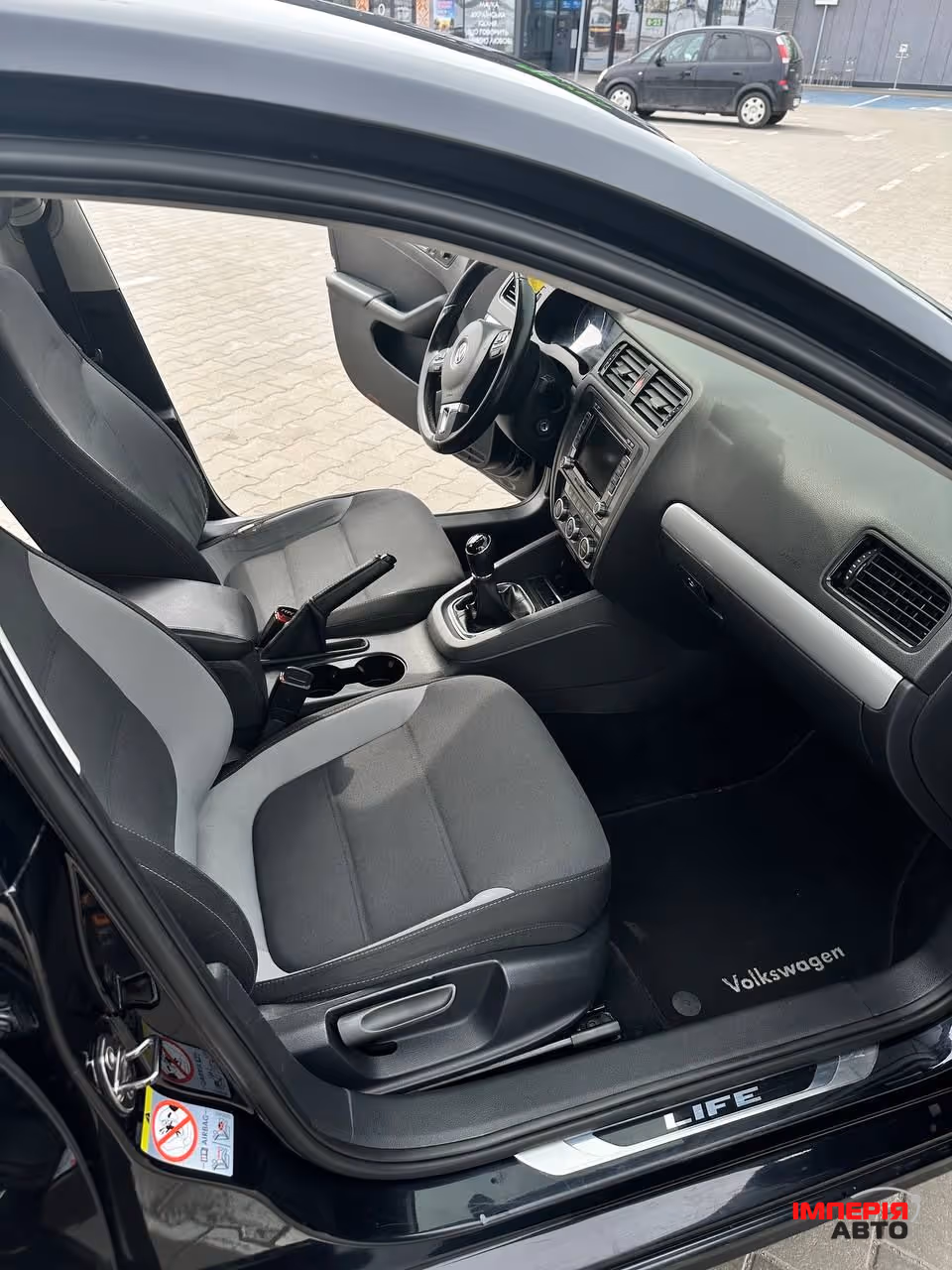Volkswagen Jetta - фото 4