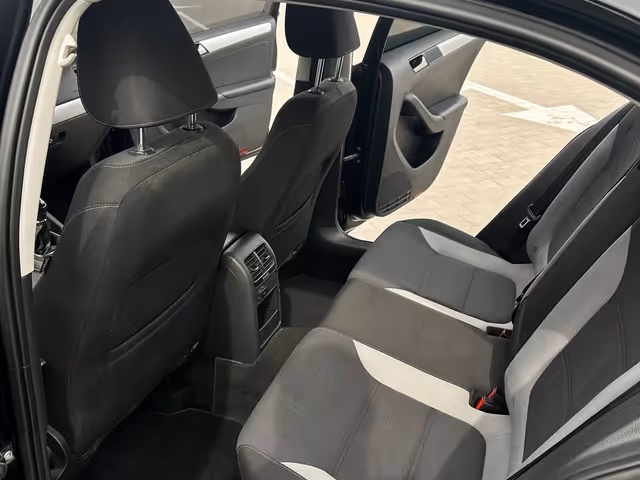 Volkswagen Jetta - фото 5
