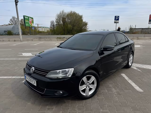 Volkswagen Jetta - фото 1