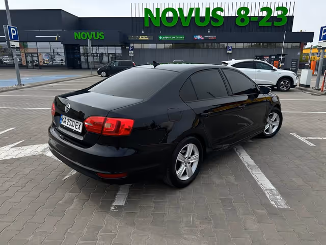 Volkswagen Jetta - фото 2