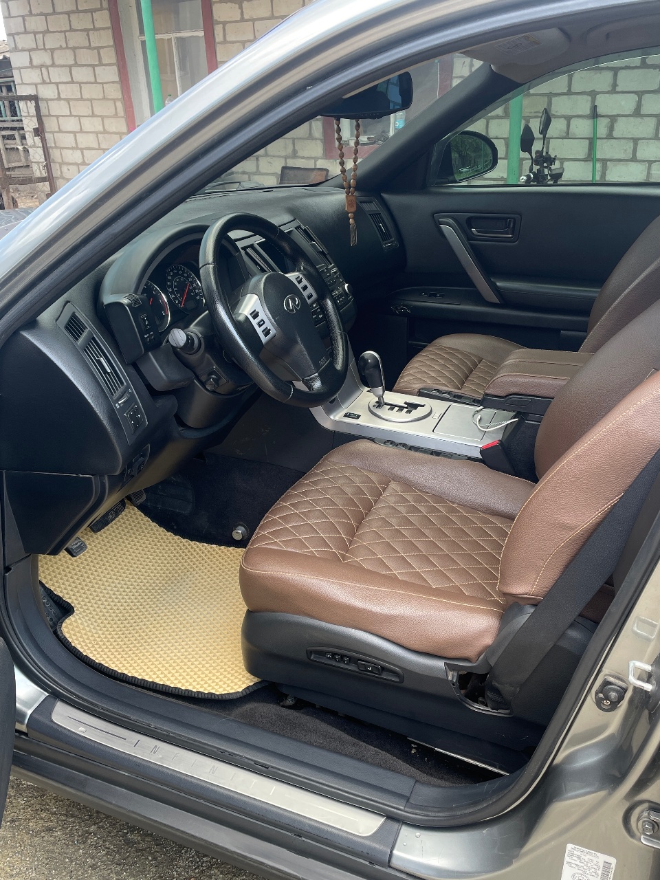 Infiniti FX - фото 7