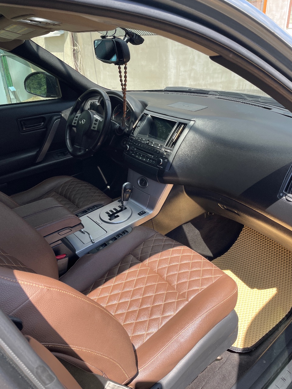 Infiniti FX - фото 10