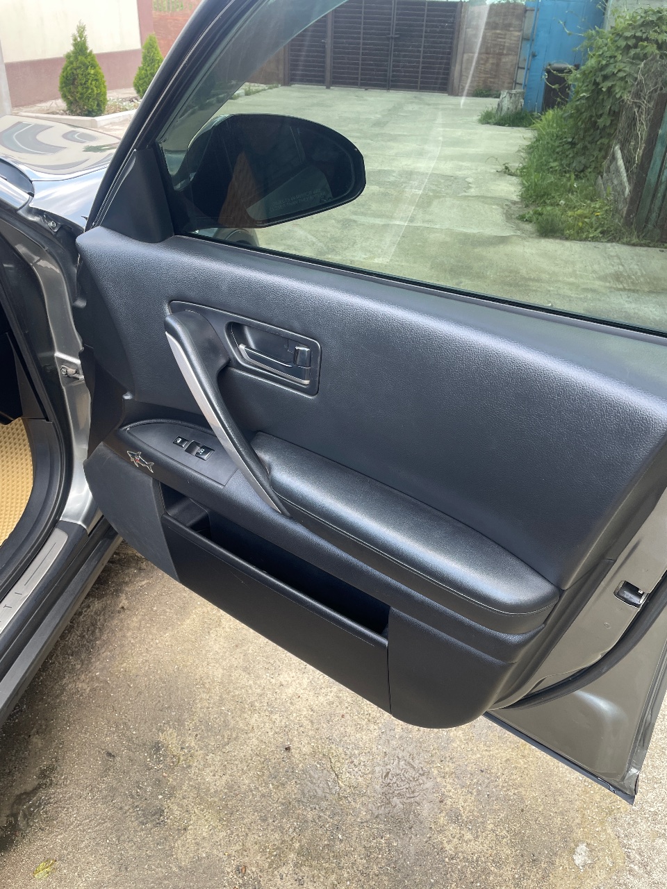 Infiniti FX - фото 17