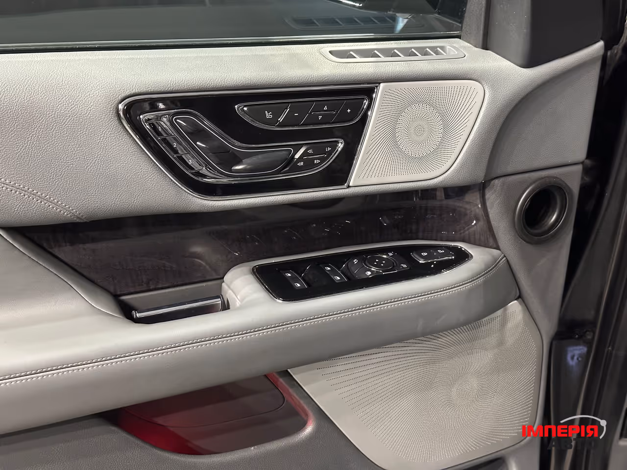 Lincoln Navigator - фото 16