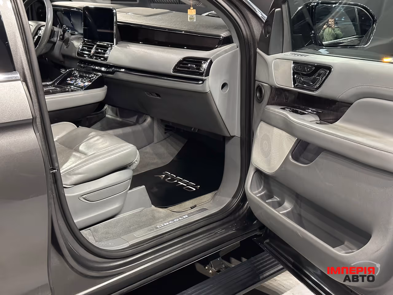 Lincoln Navigator - фото 23